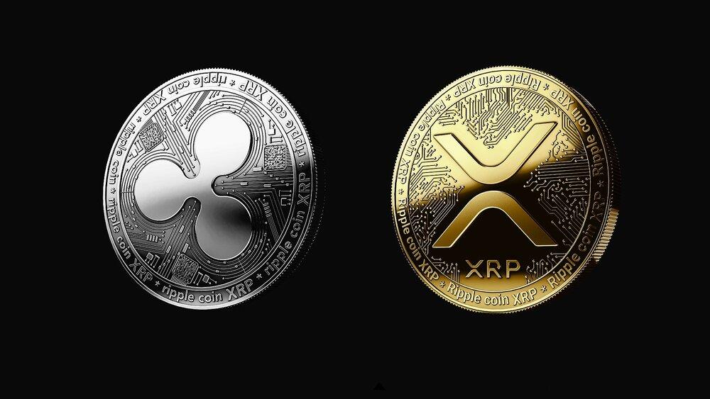 دو سکه یادبود کنار هم: نشان موجی قدیمی ریپل روی سکه نقره ای و نماد ایکس شکل XRP روی سکه طلایی